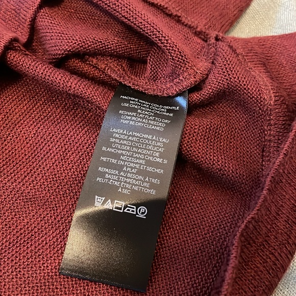 Mock neck sleeveless sweater - Picture 3 of 5